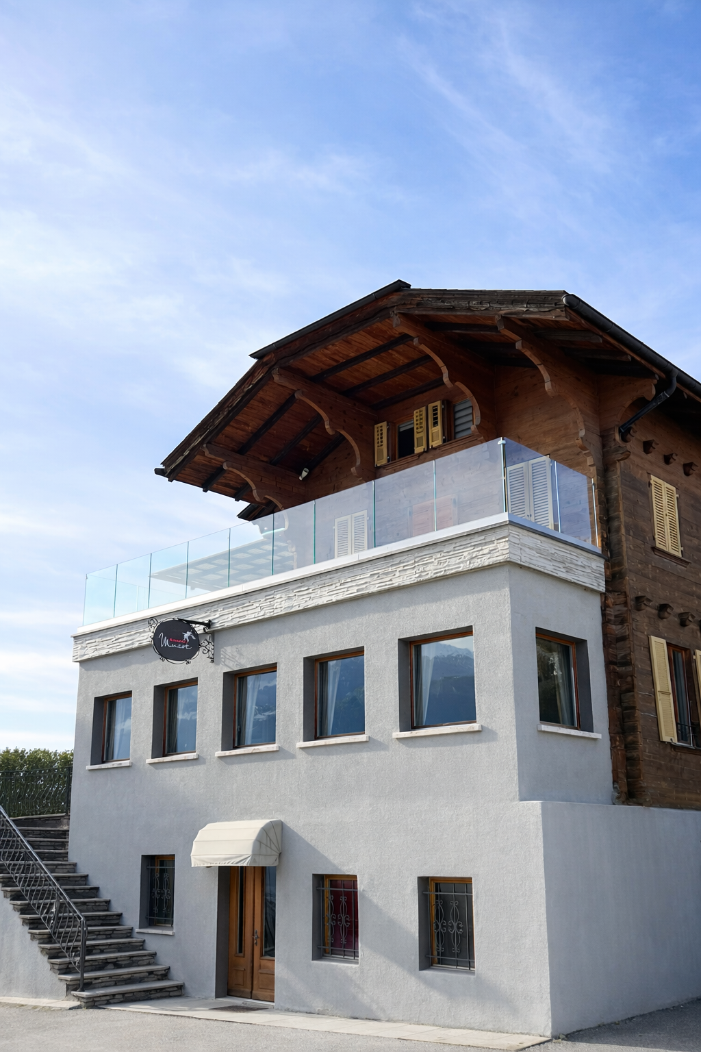 Garde-corps en verre pour balcon, solution vitrée élégante et sécurisée.